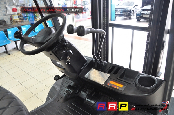 ขายรถโฟล์คลิฟท์มือสอง TOYOTA รุ่น 8FD25-37578 นำเข้าจากประเทศญี่ปุ่น 100\% ไม่เคยใช้งานในไทย