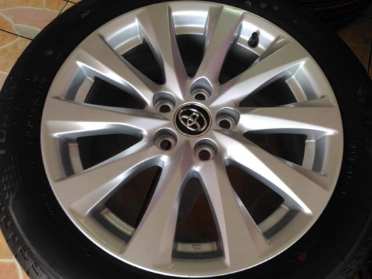 ล้อแม็กป้ายแดงถอดศูนย์ New Toyota Camry ขอบ 17 พร้อมยาง Bridgestone Turanza T005  215/55R17 ผลิตปี 19 ขายถูกๆ ทั้งชุด 28,500.- /ใส่ฟรี รับเทิร์น รับบัตรเครดิตทุกธนาคาร ส่งได้ทั่วไทย