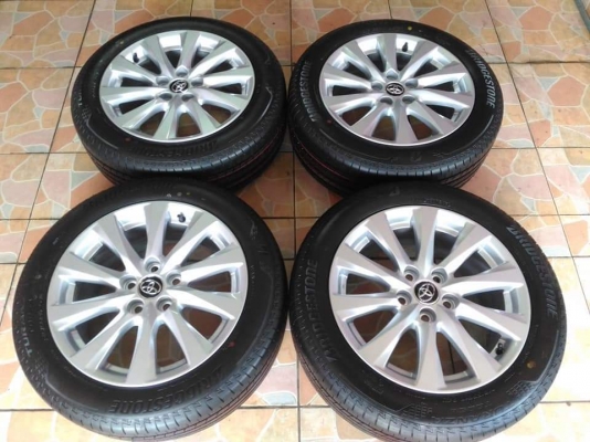 ล้อแม็กป้ายแดงถอดศูนย์ New Toyota Camry ขอบ 17 พร้อมยาง Bridgestone Turanza T005  215/55R17 ผลิตปี 19 ขายถูกๆ ทั้งชุด 28,500.- /ใส่ฟรี รับเทิร์น รับบัตรเครดิตทุกธนาคาร ส่งได้ทั่วไทย