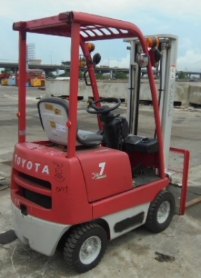 ขาย FORKLIFT TOYOTA 3FG7 เก่าญี่ปุ่น พร้อมใช้งาน