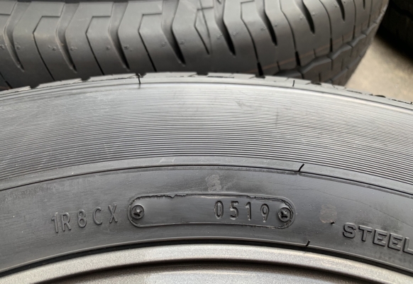 ล้อแม็ก Toyota Vigo Champ สีเทาดำ ขอบ 16 พร้อมยางใหม่ป้ายแดง 215-70-16 Dunlop ปี 19 แม็กสวย ยางตุ่มอลัง เส้นสีจัดจ้าน ล้อแม็ก Toyota Vigo Champ สีเทาดำ ขอบ 16 พร้อมยางใหม่ป้ายแดง 215-70-16 Dunlop ปี 19 แม็กสวย ยางตุ่มอลัง เส้นสีจัดจ้าน