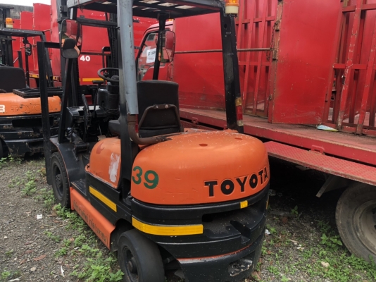 รถยกมี3คันให้เลือก 2.5ตัน /toyotaรุ่น6..6FD25เสา4ม. เกียร์ออโต้/รถสวยดีสภาพดี รถยกมี3คันให้เลือก 2.5ตัน /toyotaรุ่น6..6FD25เสา4ม. เกียร์ออโต้/รถสวยดีสภาพดี