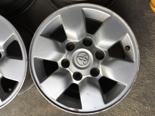 ล้อโตโยต้า ขอบ15 ไม่แตกไม่ซ่อม สีไม่สวยขายตามสภาพ โทร0879050181.ส่งได้ ล้อโตโยต้า ขอบ15 ไม่แตกไม่ซ่อม สีไม่สวยขายตามสภาพ โทร0879050181.ส่งได้