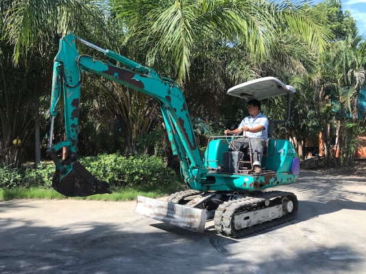 (ลดกระหน่ำ)ขายKOMATSU PC20-7 คอนโทลน้ำมัน ปั้มแรง สวยเดิมจากญี่ปุ่น ทำงานสมบูรณ์ทุกระบบ รับรองไม่ผิดหวัง 225,000 เท่านั้น!!