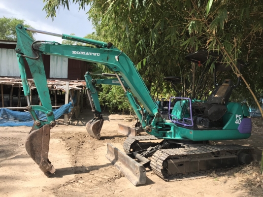 รถแบคโฮ KOMATSU