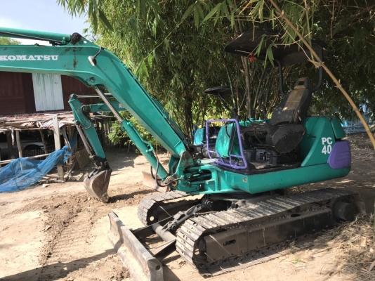 รถแบคโฮ KOMATSU