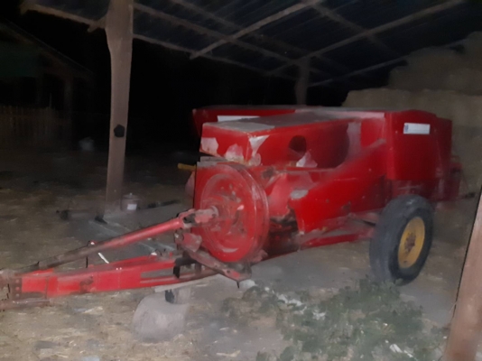 เครื่องอัดฟางนิวฮอลแลน276