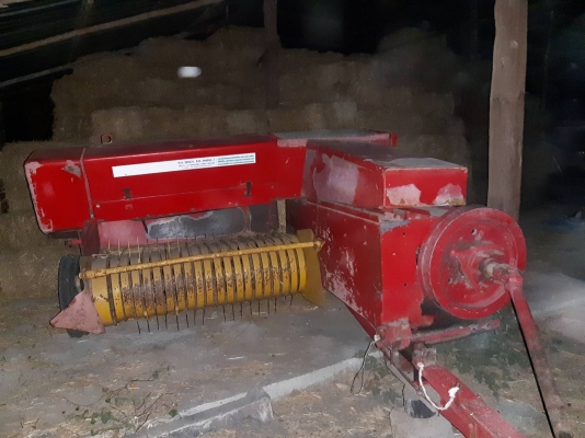 เครื่องอัดฟางนิวฮอลแลน276