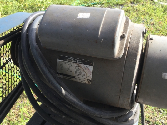 ขายปั๊มลม 148 L มอเตอร์ hitachi 2 แรง สภาพดีพร้อมใช้งานครับ