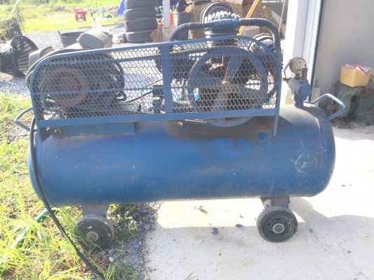 ขายปั๊มลม 148 L มอเตอร์ hitachi 2 แรง สภาพดีพร้อมใช้งานครับ