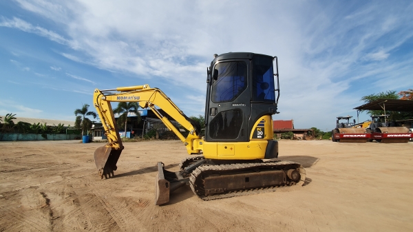 ขายดาวน์ KOMATSU PC30MR-3 ใช้งาน 1 พันชั่วโมง PM 2,500 ช.ม. สภาพนางฟ้า ขายดาวน์ KOMATSU PC30MR-3 ใช้งาน 1 พันชั่วโมง PM 2,500 ช.ม. สภาพนางฟ้า