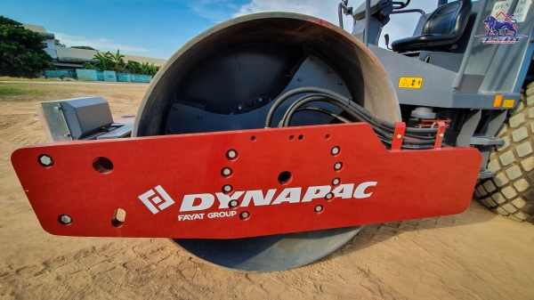 ขายรถบดสั่นสะเทือน 2 เพลา DYNAPAC CA250D รุ่นล่าสุด (รถเด็มโมให้ลูกค้าทดลองใช้)