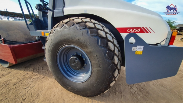 ขายรถบดสั่นสะเทือน 2 เพลา DYNAPAC CA250D รุ่นล่าสุด (รถเด็มโมให้ลูกค้าทดลองใช้)