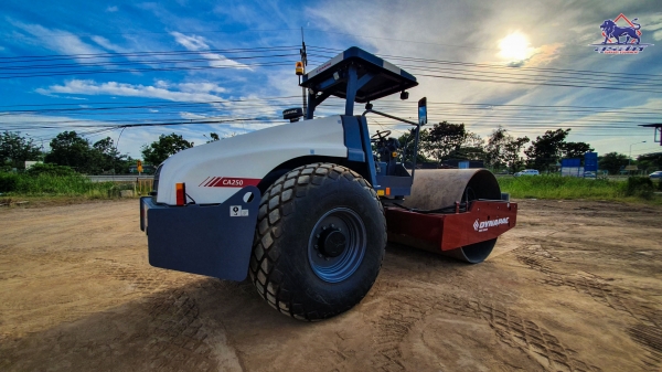ขายรถบดสั่นสะเทือน 2 เพลา DYNAPAC CA250D รุ่นล่าสุด (รถเด็มโมให้ลูกค้าทดลองใช้)