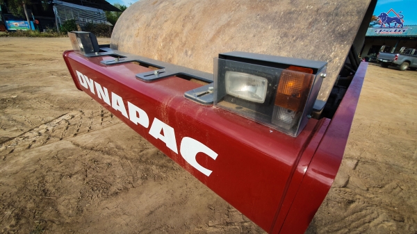 ขายรถบดสั่นสะเทือน 2 เพลา DYNAPAC CA250D รุ่นล่าสุด (รถเด็มโมให้ลูกค้าทดลองใช้)