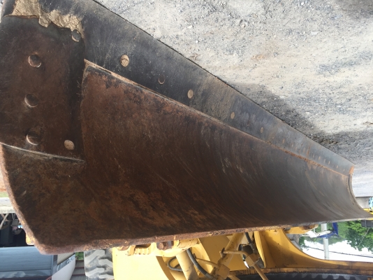 ขาย รถ เกรด Komatsu gb611a