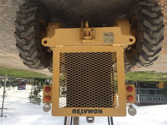 ขาย รถ เกรด Komatsu gb611a