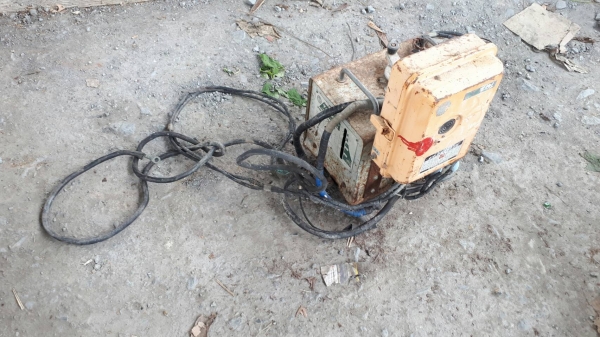 ขาย ตู้เชื่อมไฟฟ้า เก่าญี่ปุ่น เล็กกะทัดรัด พกพาสะดวก ไฟ 220V พร้อมใช้ ขาย ตู้เชื่อมไฟฟ้า เก่าญี่ปุ่น เล็กกะทัดรัด พกพาสะดวก ไฟ 220V พร้อมใช้