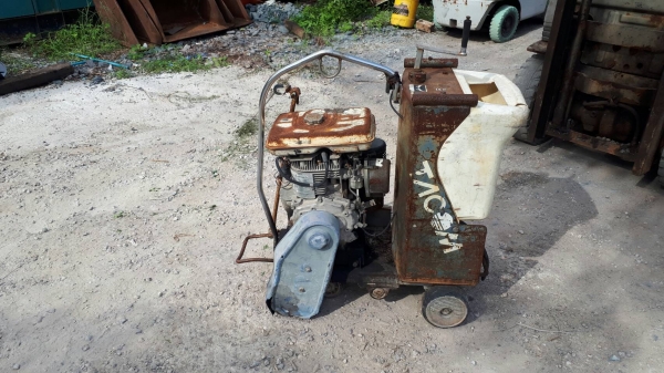 ขาย เครื่องตัดคอนกรีต เดินตาม TACOM เครื่อง ROBIN 8.5 แรง ใส่ใบตัดได้ถึง 16 นิ้ว พร้อมใช้งาน