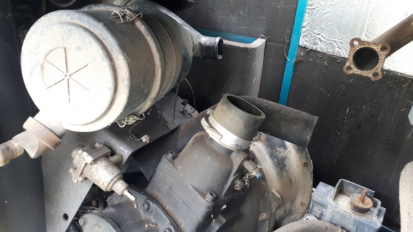 ขายตามสภาพ เครื่องปั๊มลม เครื่อง air compressor ยี่ห้อ AIRMAN PDS125S มีปั๊มคอมแอร์ ไม่มีเครื่องยนต์มา ขายตามสภาพ เครื่องปั๊มลม เครื่อง air compressor ยี่ห้อ AIRMAN PDS125S มีปั๊มคอมแอร์ ไม่มีเครื่องยนต์มา