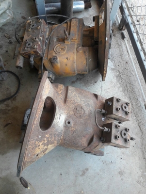 ขายปั้มไฮดรอลิคสำหรับรถขุดรถขนาด 10-12 ตัน เป็นปั๊มนิ้ว สามารถดัดแปลงใส่ได้หลายรุ่น ตัวปั๊มถอดมาจากรถขุด Sumitomo F265 มีของอยู่ 2 ตัว ขายปั้มไฮดรอลิคสำหรับรถขุดรถขนาด 10-12 ตัน เป็นปั๊มนิ้ว สามารถดัดแปลงใส่ได้หลายรุ่น ตัวปั๊มถอดมาจากรถขุด Sumitomo F265 มีของอยู่ 2 ตัว