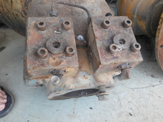 ขายปั้มไฮดรอลิคสำหรับรถขุดรถขนาด 10-12 ตัน เป็นปั๊มนิ้ว สามารถดัดแปลงใส่ได้หลายรุ่น ตัวปั๊มถอดมาจากรถขุด Sumitomo F265 มีของอยู่ 2 ตัว ขายปั้มไฮดรอลิคสำหรับรถขุดรถขนาด 10-12 ตัน เป็นปั๊มนิ้ว สามารถดัดแปลงใส่ได้หลายรุ่น ตัวปั๊มถอดมาจากรถขุด Sumitomo F265 มีของอยู่ 2 ตัว