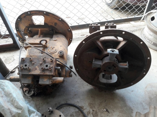 ขายปั้มไฮดรอลิคสำหรับรถขุดรถขนาด 10-12 ตัน เป็นปั๊มนิ้ว สามารถดัดแปลงใส่ได้หลายรุ่น ตัวปั๊มถอดมาจากรถขุด Sumitomo F265 มีของอยู่ 2 ตัว