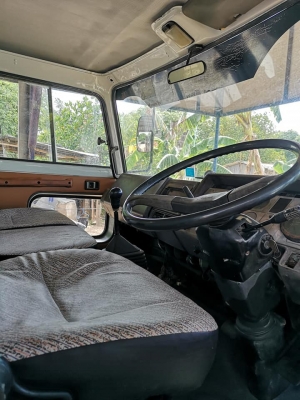 ขาย6ล้อFF17 ยาว7เมตร เครน3ตัน แอรเย้น เครื่องดี คัชชีสวย ทะเบียนพร้อม