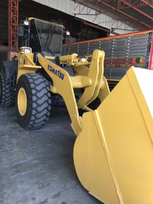 ขายด่วน!! รถตักล้อยาง Kawasaki 70Z-3 สภาพสวยค่ะ