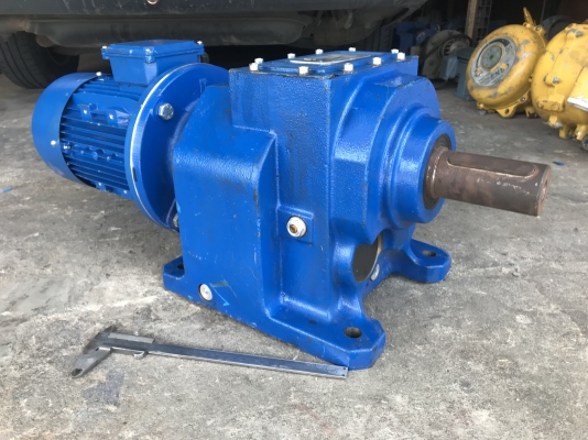 ขายมอเตอร์เกียร์ Motovario 3HP. 380V made in Italy อัตราทด 1:112 เพลาออกประมาณ 13รอบต่อนาที หมุนนิ่ม ขายมอเตอร์เกียร์ Motovario 3HP. 380V made in Italy อัตราทด 1:112 เพลาออกประมาณ 13รอบต่อนาที หมุนนิ่ม