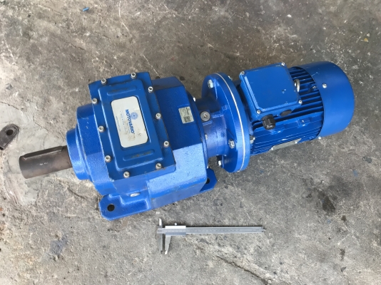 ขายมอเตอร์เกียร์ Motovario 3HP. 380V made in Italy อัตราทด 1:112 เพลาออกประมาณ 13รอบต่อนาที หมุนนิ่ม ขายมอเตอร์เกียร์ Motovario 3HP. 380V made in Italy อัตราทด 1:112 เพลาออกประมาณ 13รอบต่อนาที หมุนนิ่ม