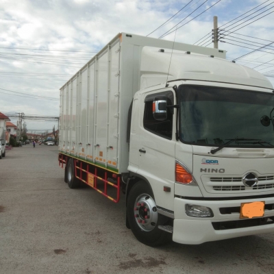 ขาย รถบรรทุก HINO สี ขาว/เขียว/เหลือง ราคา 1,200,000 บาท ขาย รถบรรทุก HINO สี ขาว/เขียว/เหลือง ราคา 1,200,000 บาท