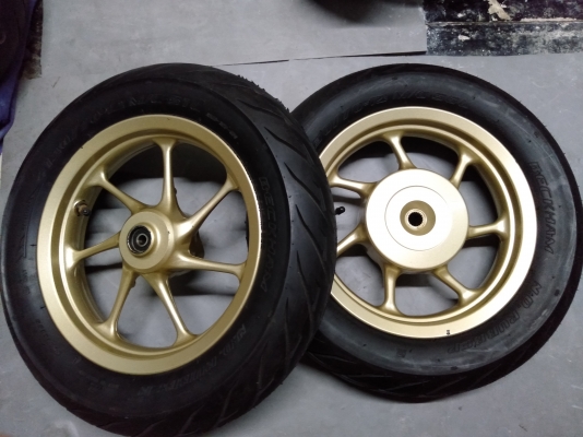 ขาย ล้อแม็ก honda zoommer x ของเทียมสวยๆครับ
