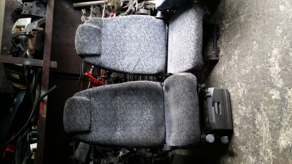 เบาะ ไฮเทคสมอ ซ้ายขวา