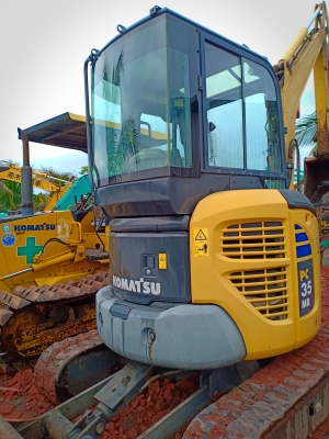 ขายจ้า..KOMATSU PC35MR-2 เก่านอกแท้  สภาพสวย เดิมๆๆ พร้อมใช้ โทร089-3818694จ๊อย