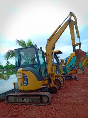 ขายจ้า..KOMATSU PC35MR-2 เก่านอกแท้  สภาพสวย เดิมๆๆ พร้อมใช้ โทร089-3818694จ๊อย
