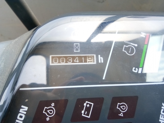 ขายแบคโฮ KOMATSU PC35R-8 นำเข้าจากญี่ปุ่น พร้อมหัวเก๋ง สวยๆพร้อมตัก สนใจติดต่อ ผึ้ง 095-0563605