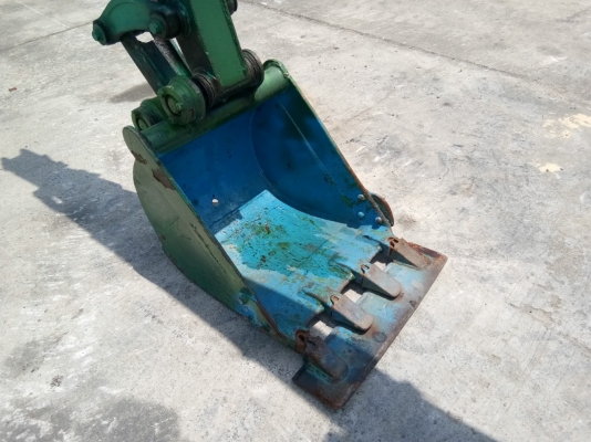 ขายแบคโฮ KOMATSU PC35R-8 นำเข้าจากญี่ปุ่น พร้อมหัวเก๋ง สวยๆพร้อมตัก สนใจติดต่อ ผึ้ง 095-0563605