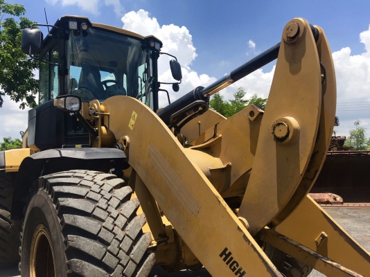 ขายรถตัก CATERPILLAR 938K นำเข้าจากญี่ปุ่น พร้อมใช้ครับ ติดต่อ 063-9316985 ID LINE : 0639316985 ครับ