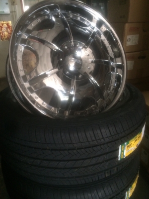 ชุดแม็กโครเมียม ขอบ 20 นิ้ว pcd 139.7พร้อมยางใหม่ westlake 265/50R20