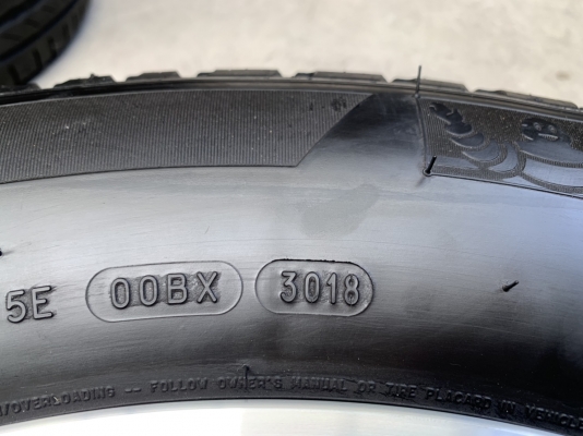 ล้อแม็ก Toyota New Fortuner ขอบ 18 พร้อมยาง 265-60-18 Michelin ปี 18 สภาพน้องๆป้ายแดง สวยๆ ล้อแม็ก Toyota New Fortuner ขอบ 18 พร้อมยาง 265-60-18 Michelin ปี 18 สภาพน้องๆป้ายแดง สวยๆ