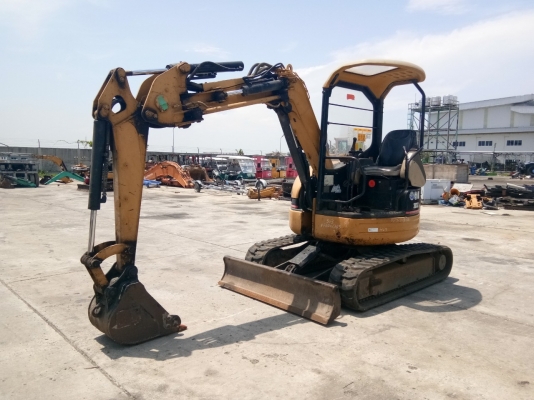 ขายแบคโฮ CAT303 นำเข้าจากญี่ปุ่น สนใจติดต่อ ผึ้ง 095-0563605  Line:phuengzuza