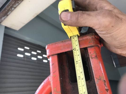 ขายแฮนลิฟท์ไฟฟ้า 220V ไฟบ้าน เสาสูง 2เมตร แบบ Stacker  Liftrer made in Japan รับน้ำหนัก 800Kg. สภาพสวย พร้อมใช้งาน อุปกรณ์ครบ ปรับงาได้