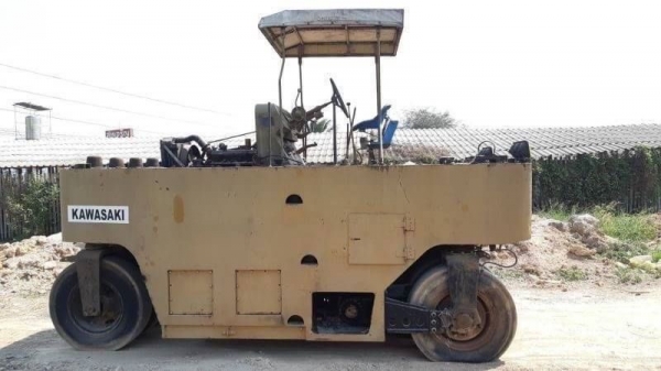 ขาย 225,000 รถบด 9 ล้อ KAWASAKI KR15B เอกสารเล่มทะเบียนภาษีเต็มไม่ขาด เครื่องดี ระบบดี พร้อมใช้งาน เล่มทะเบียน  รถอยู่  นครปฐม โทร 0610710295  สนใจ รายการสินค้า อื่นๆ ที่ เว็ปไชค์ Truck2Hand https://www.truck2hand.com/index.php?actions=content/search&amp;