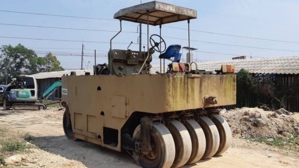 ขาย 225,000 รถบด 9 ล้อ KAWASAKI KR15B เอกสารเล่มทะเบียนภาษีเต็มไม่ขาด เครื่องดี ระบบดี พร้อมใช้งาน เล่มทะเบียน  รถอยู่  นครปฐม โทร 0610710295  สนใจ รายการสินค้า อื่นๆ ที่ เว็ปไชค์ Truck2Hand https://www.truck2hand.com/index.php?actions=content/search&amp;