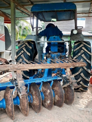 ขายด่วน FORD 77-T1 เอกสารเล่มทะเบียน รถสวยเดิมๆ อุปกรณ์ 3 ชิ้น มีใบดันหน้า,ผานพรวน 6,ผาน 3 สภาพดมากๆครับพร้อมใช้งานได้เลย ราคาต่อรองได้ครับ