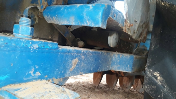 ขายด่วน FORD 77-T1 เอกสารเล่มทะเบียน รถสวยเดิมๆ อุปกรณ์ 3 ชิ้น มีใบดันหน้า,ผานพรวน 6,ผาน 3 สภาพดมากๆครับพร้อมใช้งานได้เลย ราคาต่อรองได้ครับ