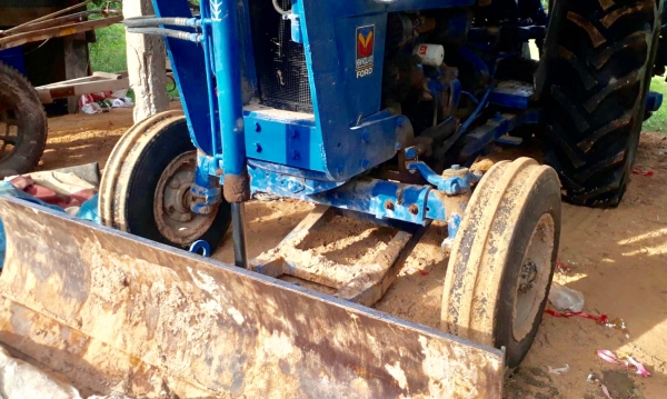 ขายด่วน FORD 77-T1 เอกสารเล่มทะเบียน รถสวยเดิมๆ อุปกรณ์ 3 ชิ้น มีใบดันหน้า,ผานพรวน 6,ผาน 3 สภาพดมากๆครับพร้อมใช้งานได้เลย ราคาต่อรองได้ครับ