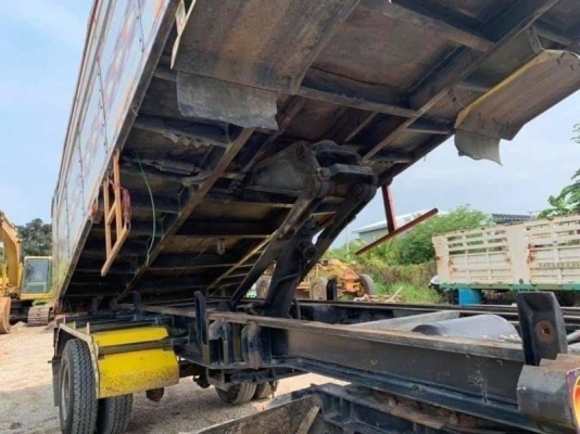 ดั้มเกษตร มาถึง อีกพ่วง 785,000 (แม่ดั้ม 2 เพลา -ลูกดั้ม 2 คาน) ISUZU ROCKY 240 แรง 2 เพลา สโลว์กลาง