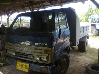 Toyota Dyna 6 ล้อดั้ม